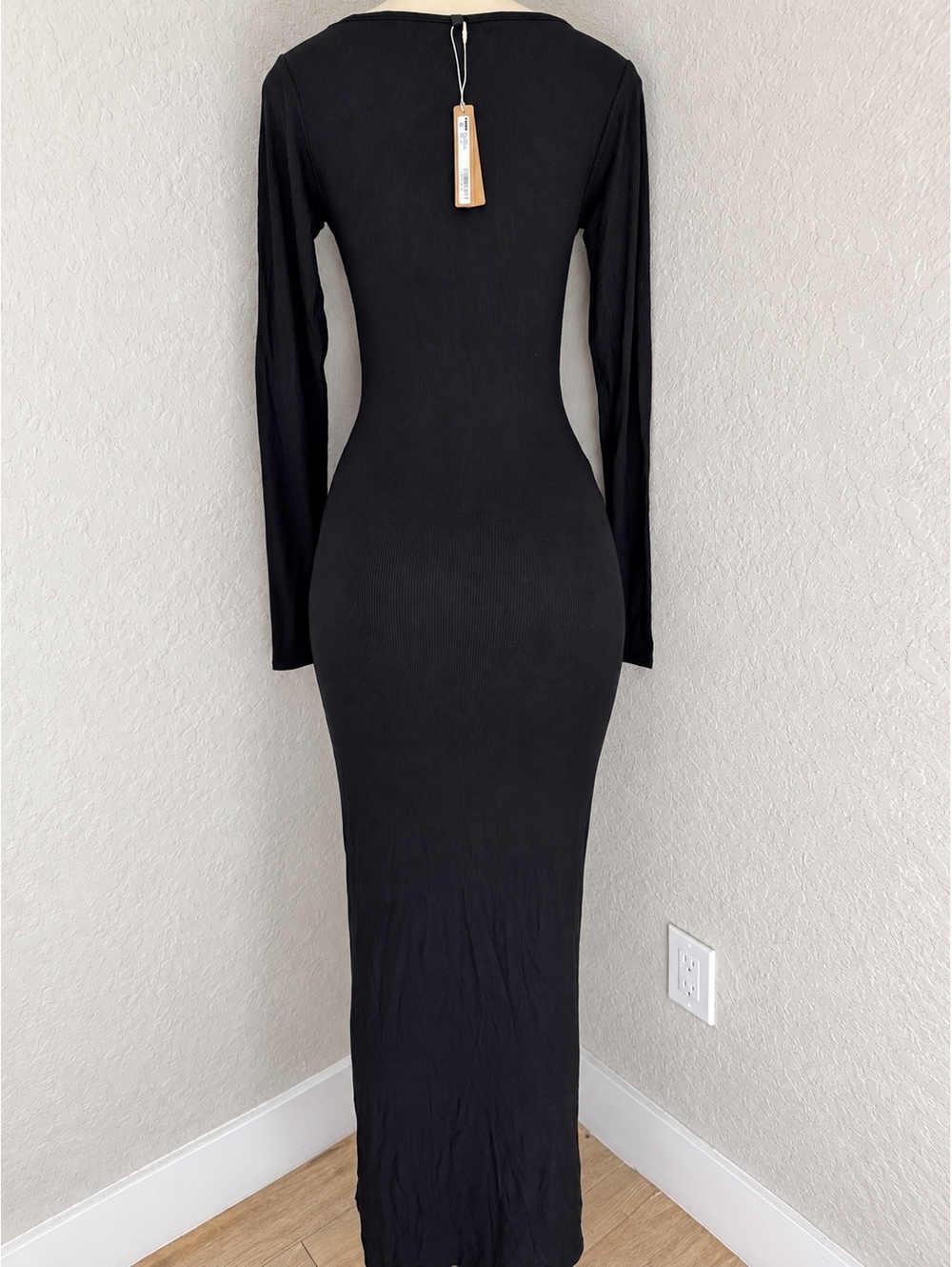 SKIMS Soft Lounge Long Sleeve Maxi Dress Onyx Black Size M NWT - Picture 8 of 9